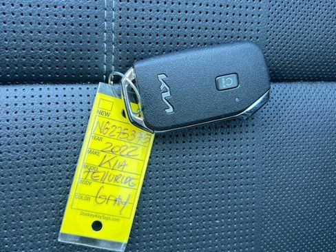 Used 2022 Kia Telluride EX w/ EX Premium Package image 21