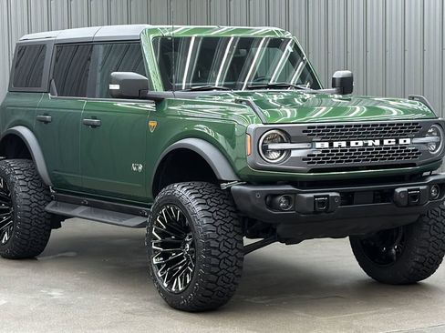 Used 2025 Ford Bronco Badlands image 7