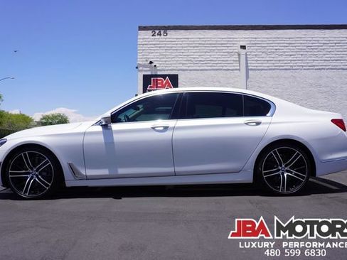 Used 2018 BMW 750i RWD image 54