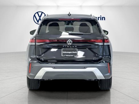 New 2026 Volkswagen Tiguan SE image 4