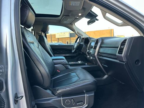 Used 2019 Ford Expedition Platinum image 28