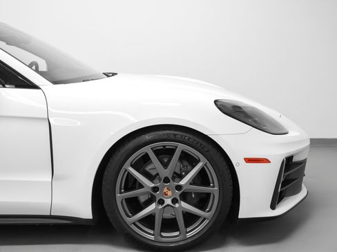 Certified 2025 Porsche Panamera 4 AWD/4WD image 15