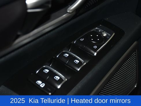 Used 2025 Kia Telluride S FWD image 22