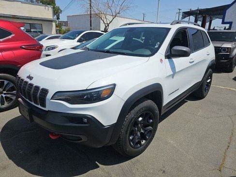 Used 2019 Jeep Cherokee Trailhawk AWD/4WD image 1