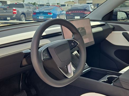 Used 2026 Tesla Model Y 2WD image 14