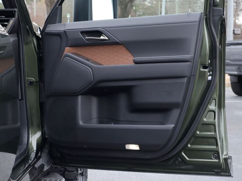 Used 2025 Lexus GX 550 GX 550 Premium+ w/ Accessory Package (Z1) image 28