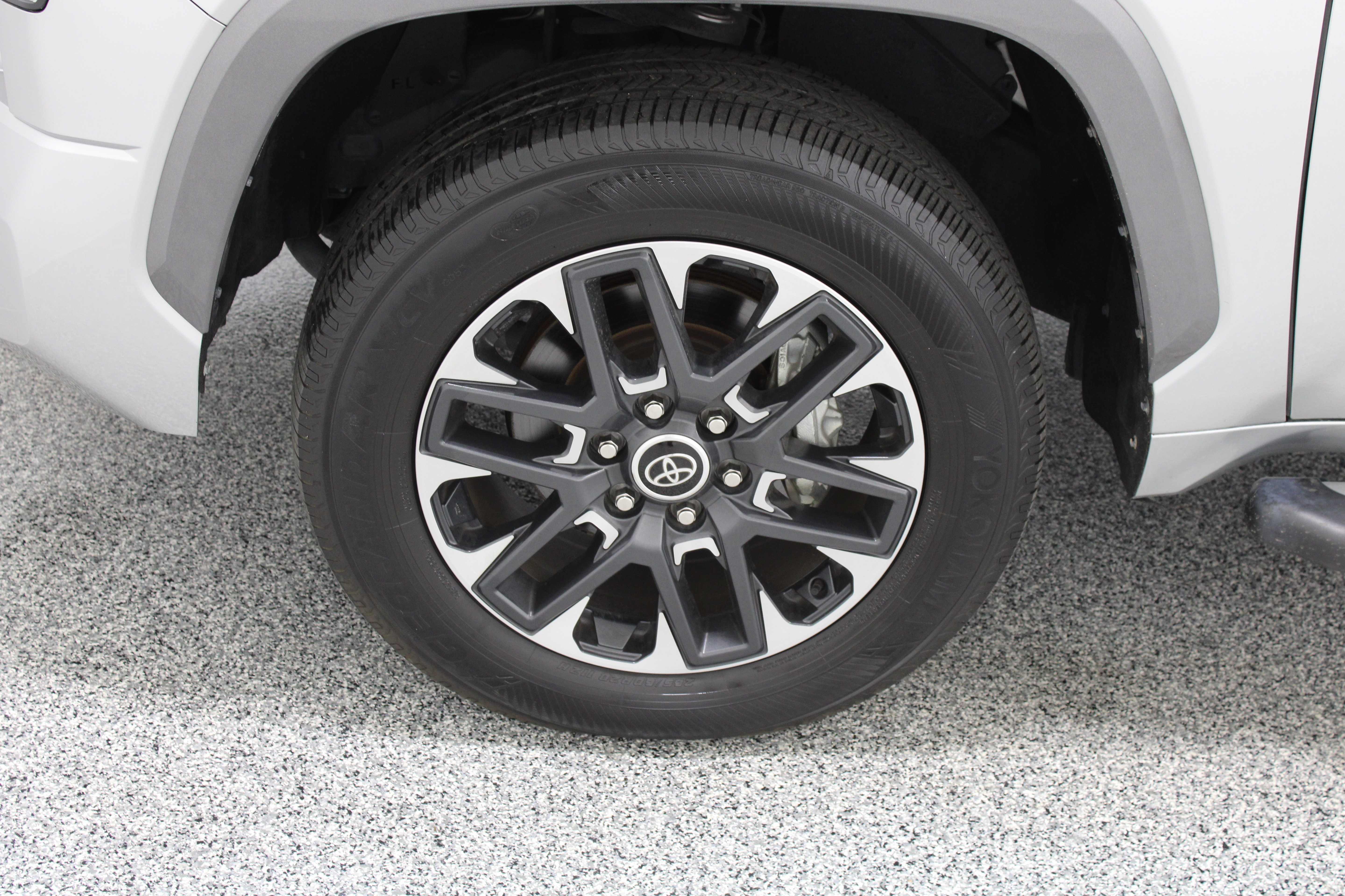Used 2022 Toyota Tundra Limited AWD/4WD image 12