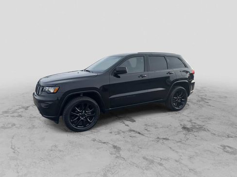 Used 2020 Jeep Grand Cherokee Altitude image 4