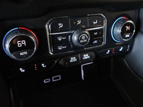 Used 2021 Chevrolet Tahoe Z71 AWD/4WD image 7
