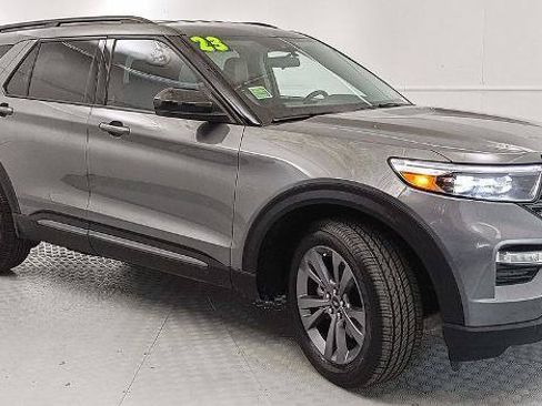 Certified 2023 Ford Explorer XLT w/ Equipment Group 202A AWD/4WD image 1
