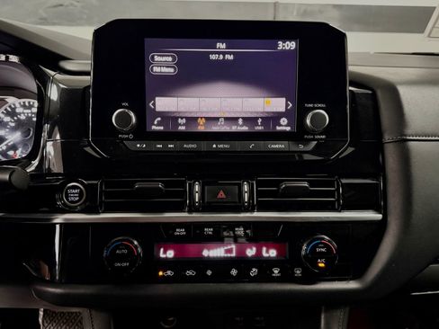 Used 2022 Nissan Pathfinder S FWD image 29