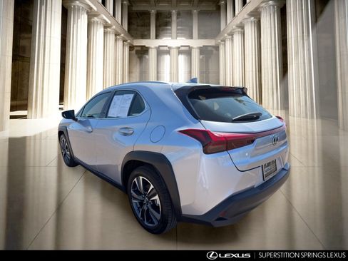 Used 2026 Lexus UX 300h FWD image 8