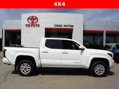 Used 2024 Toyota Tacoma SR5 AWD/4WD image 1