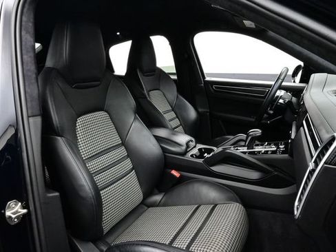 Certified 2023 Porsche Cayenne GTS AWD/4WD image 18