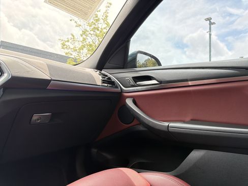 Used 2024 BMW X4 xDrive30i w/ M Sport Package AWD/4WD image 19