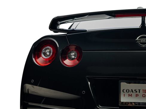 Used 2021 Nissan GT-R Premium AWD/4WD image 12