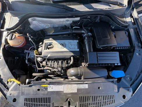 Used 2015 Volkswagen Tiguan SE image 23