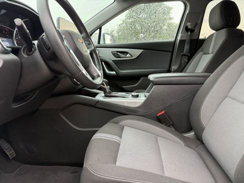 Used 2025 Chevrolet Blazer LT FWD image 27