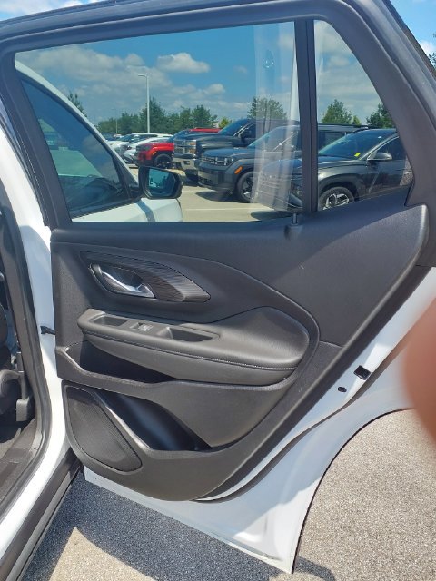 Used 2023 GMC Terrain SLT w/ Elevation Edition FWD image 20