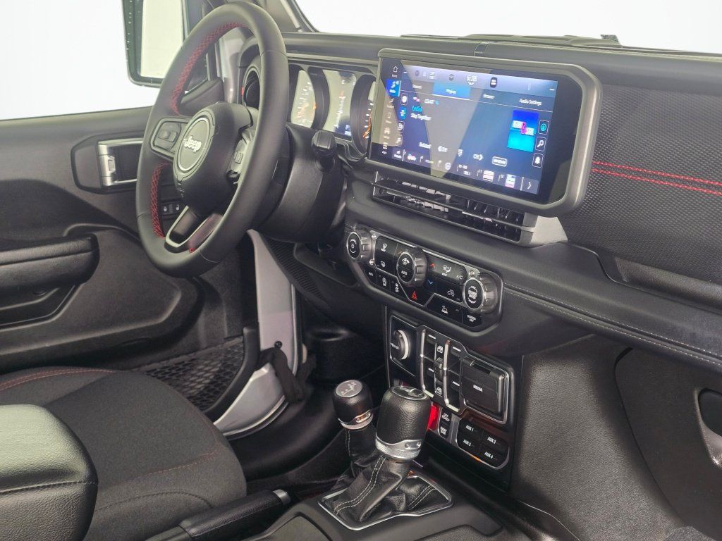 Used 2024 Jeep Wrangler Unlimited Rubicon AWD/4WD image 45
