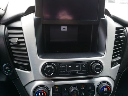 Used 2019 GMC Yukon XL SLT w/ Open Road Package AWD/4WD image 24