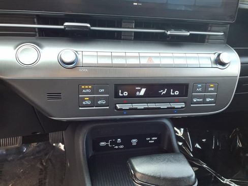 Used 2025 Hyundai Kona SEL FWD image 14