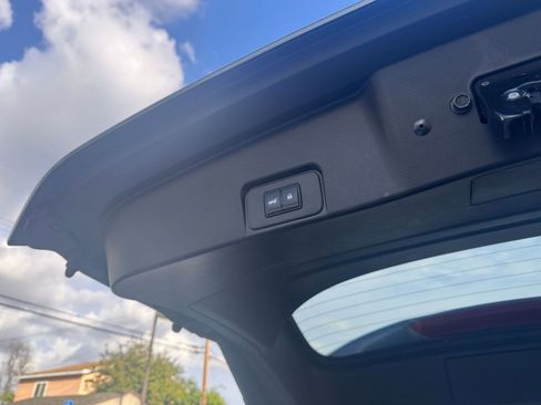 Used 2025 Nissan Rogue SV image 23