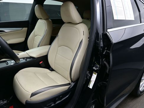 Used 2019 INFINITI QX50 Essential w/ Proactive Package image 12