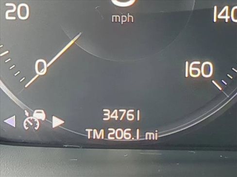 Used 2022 Volvo XC40 T4 Inscription w/ Advanced Package image 11