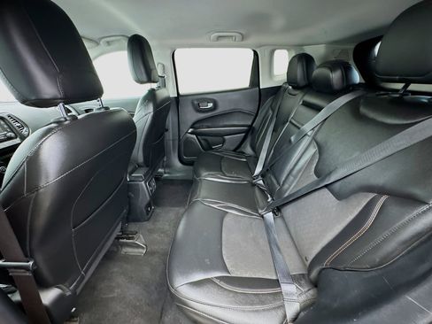 Used 2018 Jeep Compass Latitude image 14