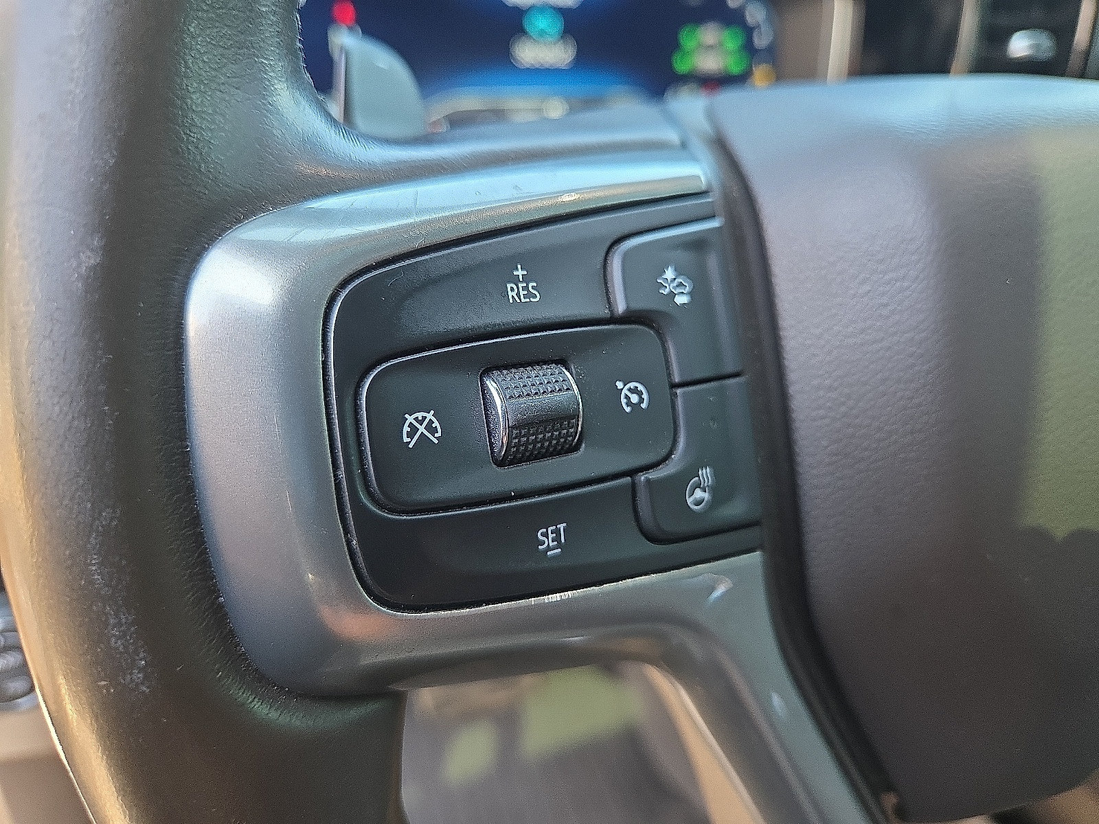 Used 2022 Chevrolet Silverado 1500 LTZ w/ LTZ Premium Package AWD/4WD image 12