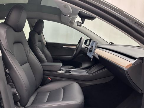 Used 2023 Tesla Model Y Long Range image 18