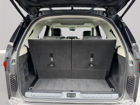 Certified 2025 Land Rover Discovery S AWD/4WD image 30