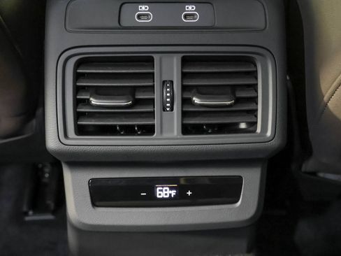 Used 2025 Audi Q5 Premium w/ Convenience Package AWD/4WD image 38
