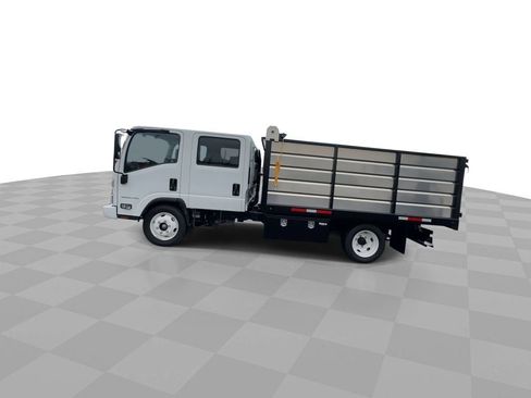 New 2025 Chevrolet Low Cab Forward image 13