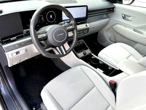 Used 2025 Hyundai Kona Limited image 16