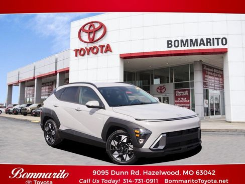 Used 2025 Hyundai Kona SEL FWD image 1
