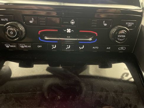 Used 2023 Jeep Grand Cherokee L Laredo w/ Luxury Tech Group I AWD/4WD image 11