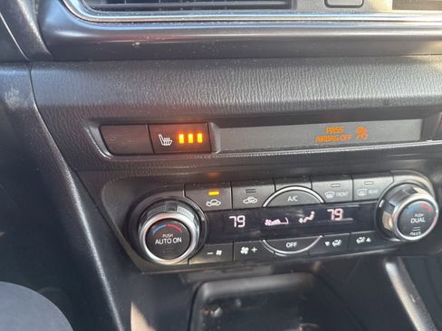 Used 2017 MAZDA MAZDA3 Grand Touring image 19