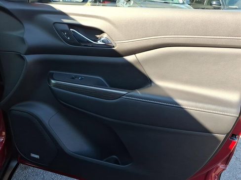 Used 2020 GMC Acadia SLT image 11