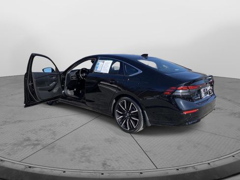 Used 2023 Honda Accord Touring image 10