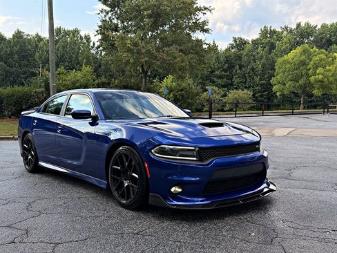 Used 2018 Dodge Charger R/T Scat Pack RWD image 3