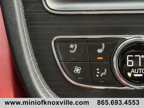 Used 2019 Bentley Bentayga image 23