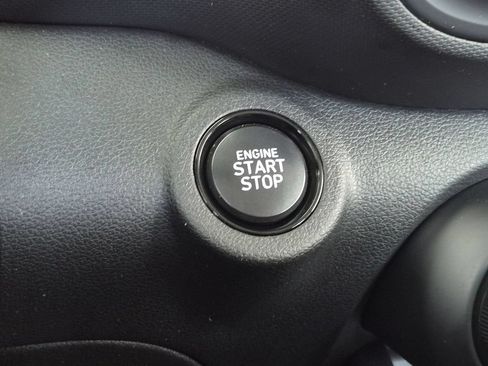 Used 2025 Hyundai Venue SEL FWD image 18