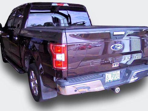 Used 2018 Ford F150 XLT w/ Equipment Group 302A Luxury RWD image 4