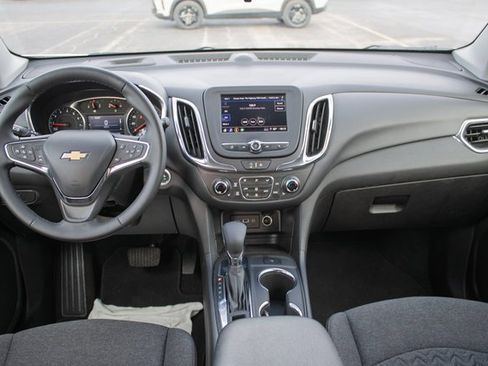 Used 2024 Chevrolet Equinox LT image 15