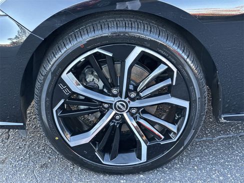 Used 2024 Nissan Altima 2.5 SR image 11