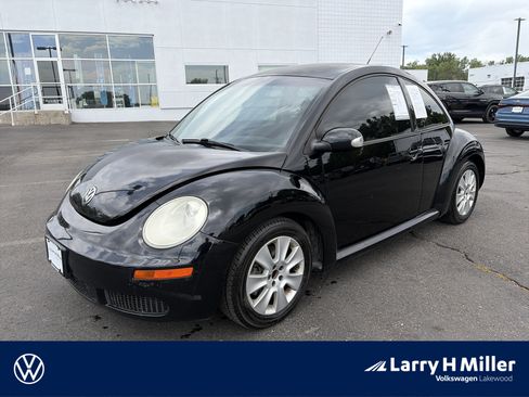 Used 2010 Volkswagen Beetle Coupe FWD image 1