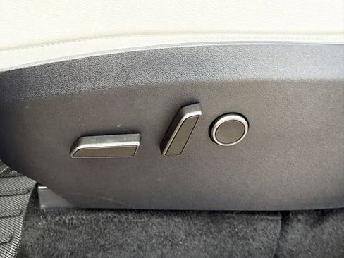 Used 2024 Tesla Model Y Long Range image 22