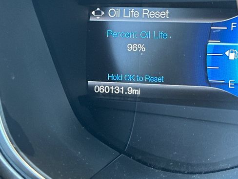 Used 2017 Ford Fusion SE w/ Fusion SE Technology Package FWD image 24